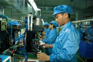 從流水線(xiàn)到物聯(lián)網(wǎng)服務(wù) 打工仔的互聯(lián)網(wǎng)轉(zhuǎn)型之路